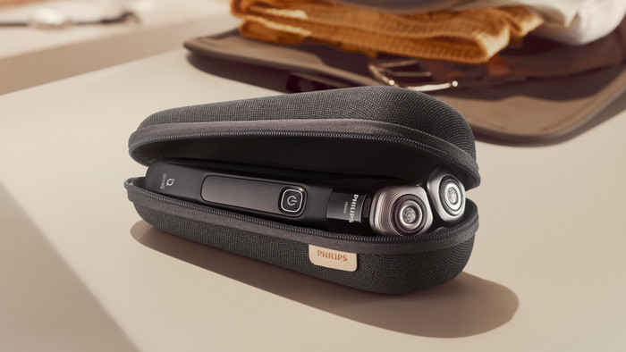 Philips Shaver i9000 X9000/30 product in use