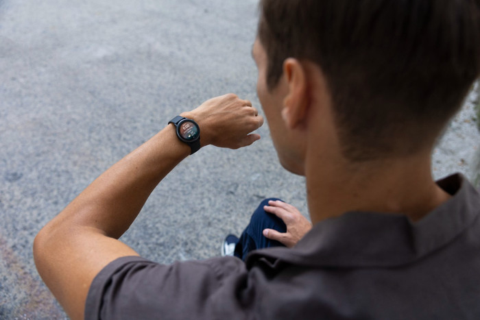 Garmin Vivoactive 6 Music Zwart product in gebruik