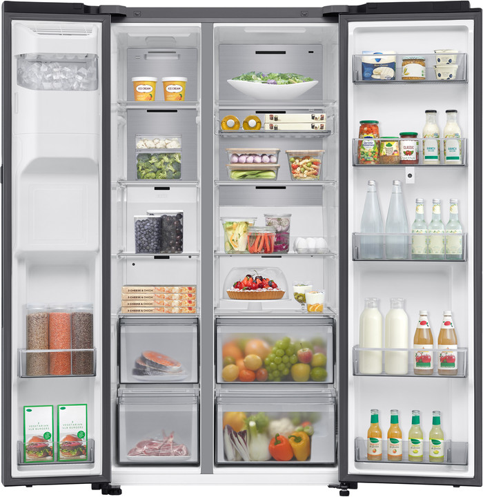 Samsung RS90F66BETEF Family Hub inside