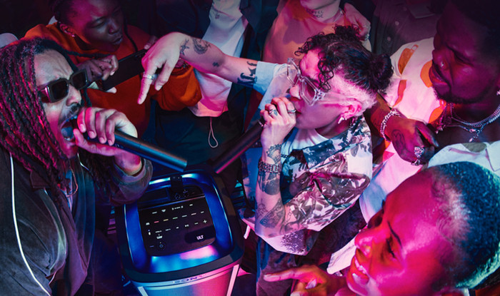 Sony ULT Tower 9 + Sony ULT MIC Zwart product in gebruik