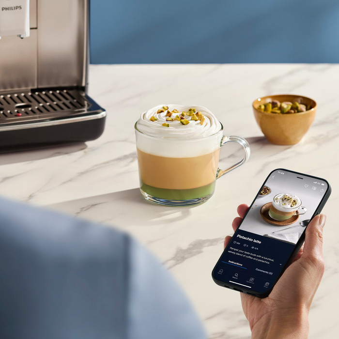 Philips LatteGo 4400 EP4449/70 product in use