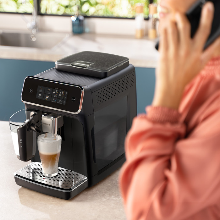 Philips 2300 EP2331/10 LatteGo product in gebruik