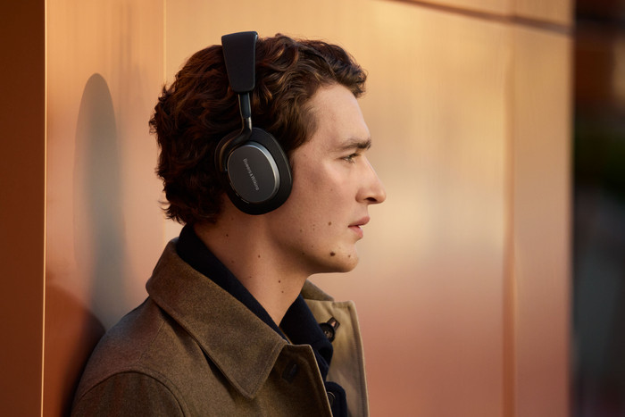 Bowers & Wilkins Px7 S3 Zwart product in gebruik