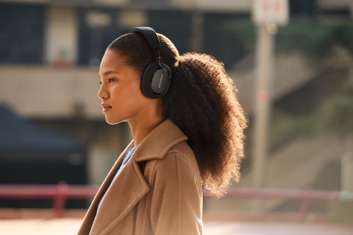 Bowers & Wilkins Px7 S3 Zwart product in gebruik