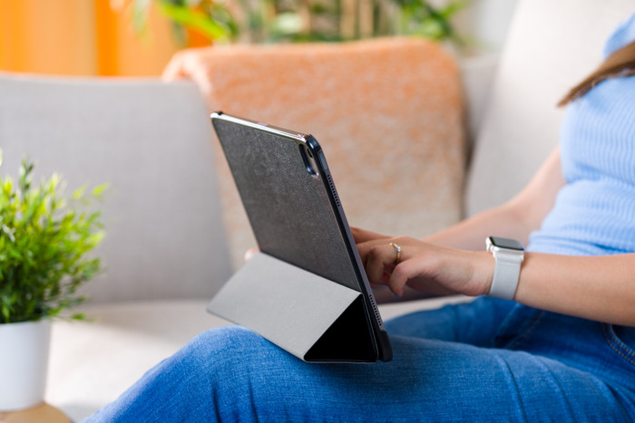 BlueBuilt Apple iPad Air 13 inches (2025/2024)/Pro 12.9 inches (2022) Tri-Fold Book Case Black product in use