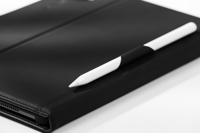 BlueBuilt Apple iPad Pro (2025/2024) 11 inches Book Case Black detail