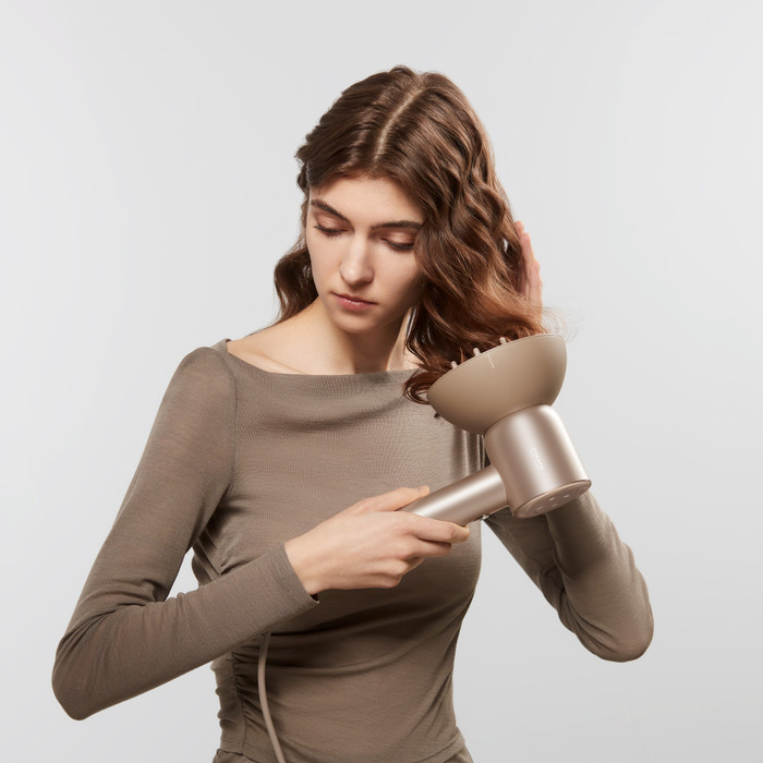 Dreame Glory Mix Gold product in use