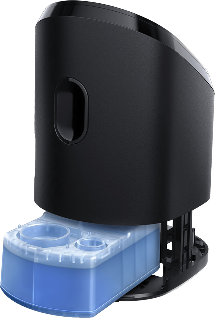 Braun Clean & Renew Refill Cartridge CCR 8 units product in use