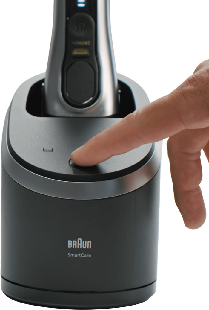 Braun Clean & Renew Refill Cartridge CCR 8 units product in use