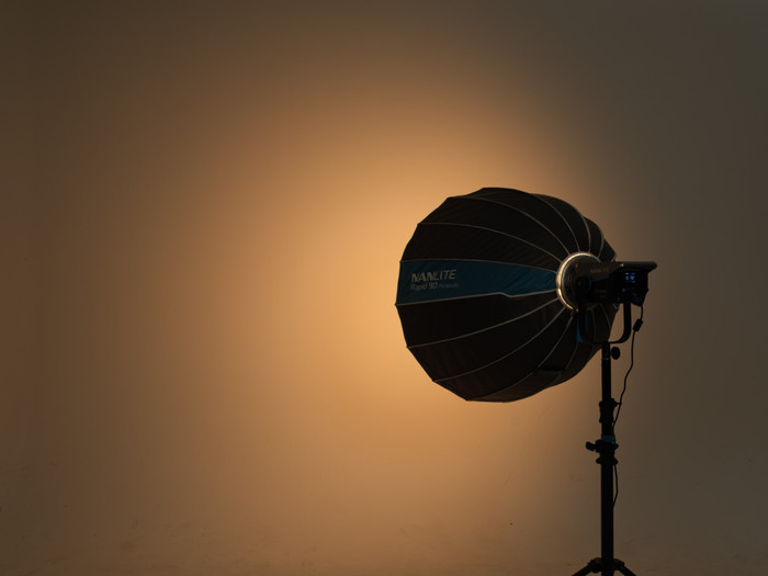 Nanlite Rapid Parabolic Softbox 90cm product in use
