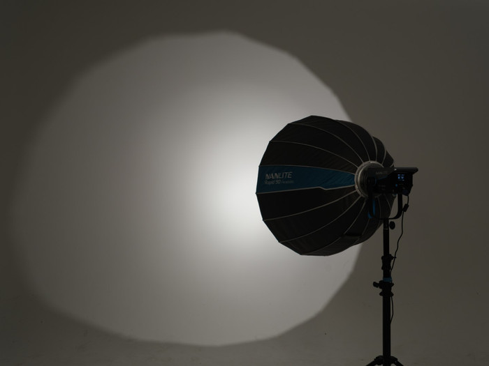 Nanlite Rapid Parabolic Softbox 90cm product in use