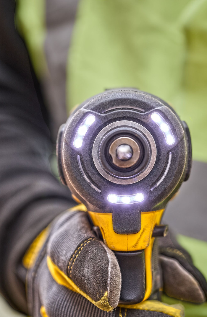 DEWALT DCF870NT-XJ 5.0Ah Battery Starter Pack detail