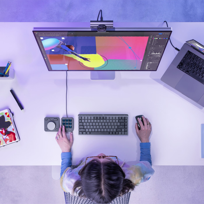 Logitech MX Creative Console Black product in use