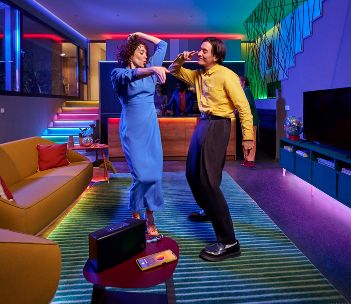 WiZ RGB Lightstrip - Gekleurd Licht - 30 meter product in gebruik