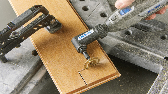 Dremel 8240 - 5 12V product in gebruik