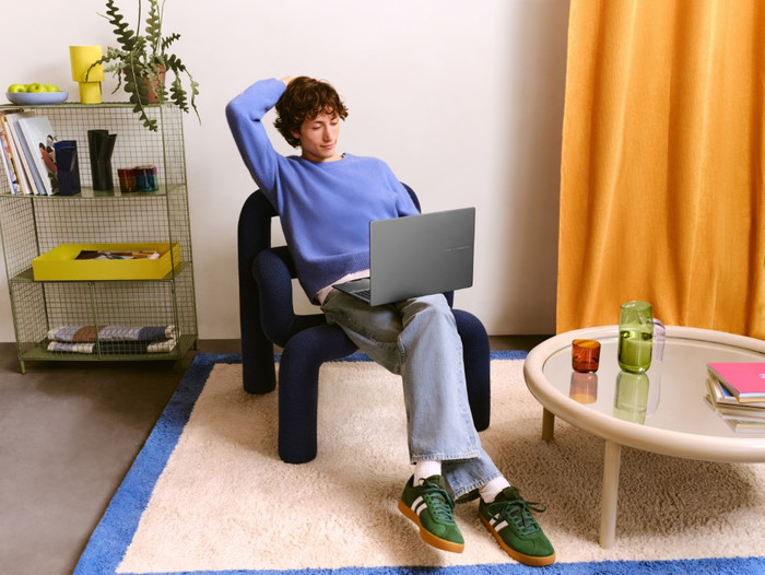 ASUS Vivobook S16 M3607HA-RP145W Azerty product in gebruik