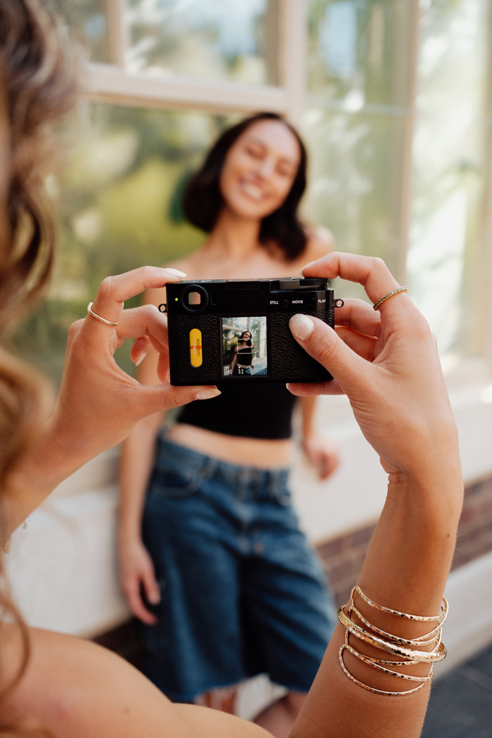 Fujifilm X Half Zwart product in gebruik