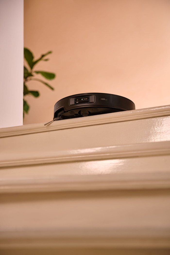 Roborock Saros Z70 Black visual supplier