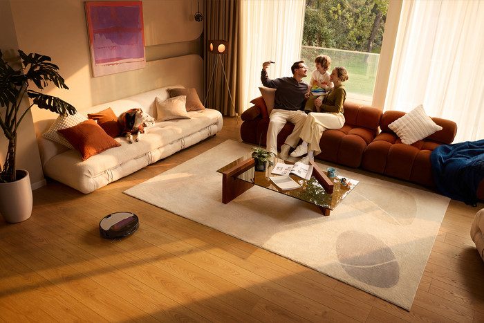 Roborock Saros Z70 Silver product in use