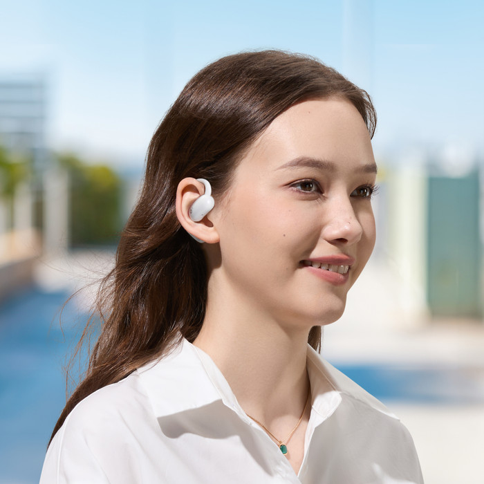 soundcore AeroFit 2 White product in use