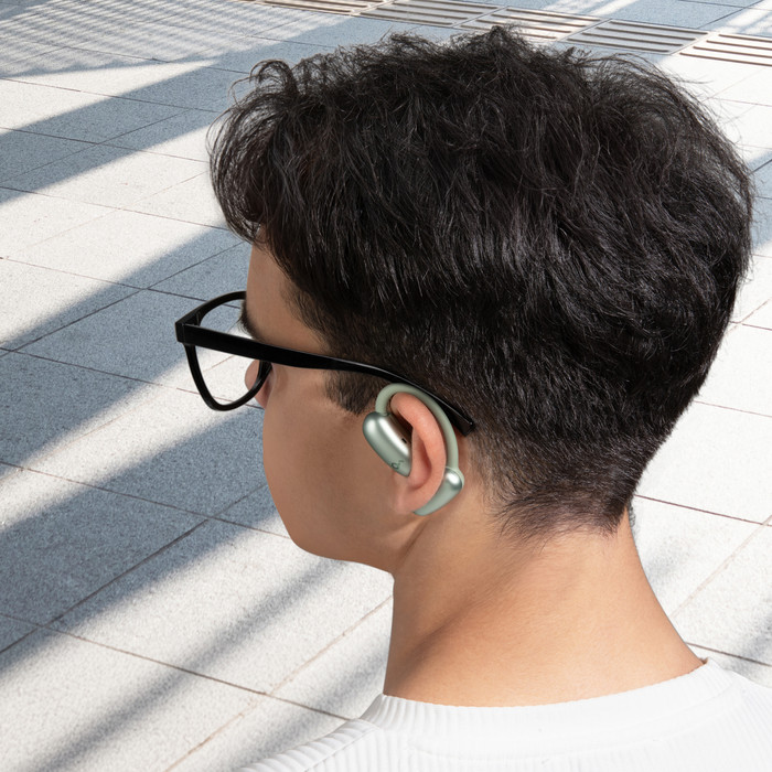 Soundcore AeroFit 2 Groen product in gebruik