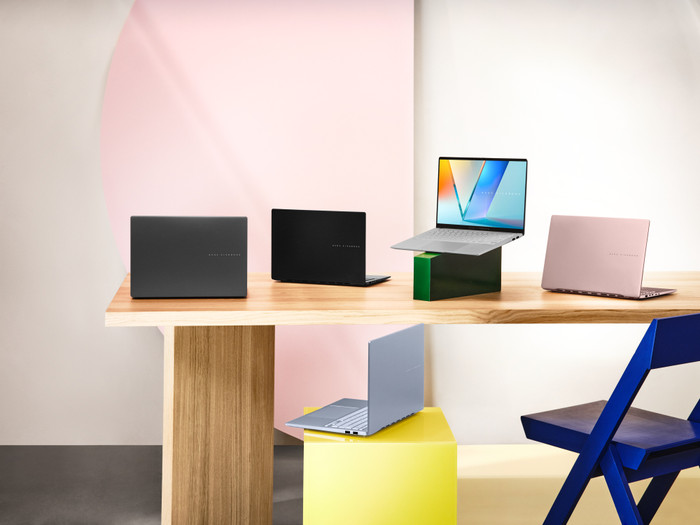 ASUS Vivobook S14 S3407VA-LY032W AZERTY product in use