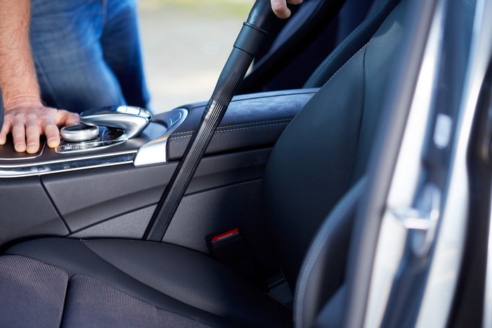 Nilfisk Premium Car Set for Multi II and Buddy II product in use