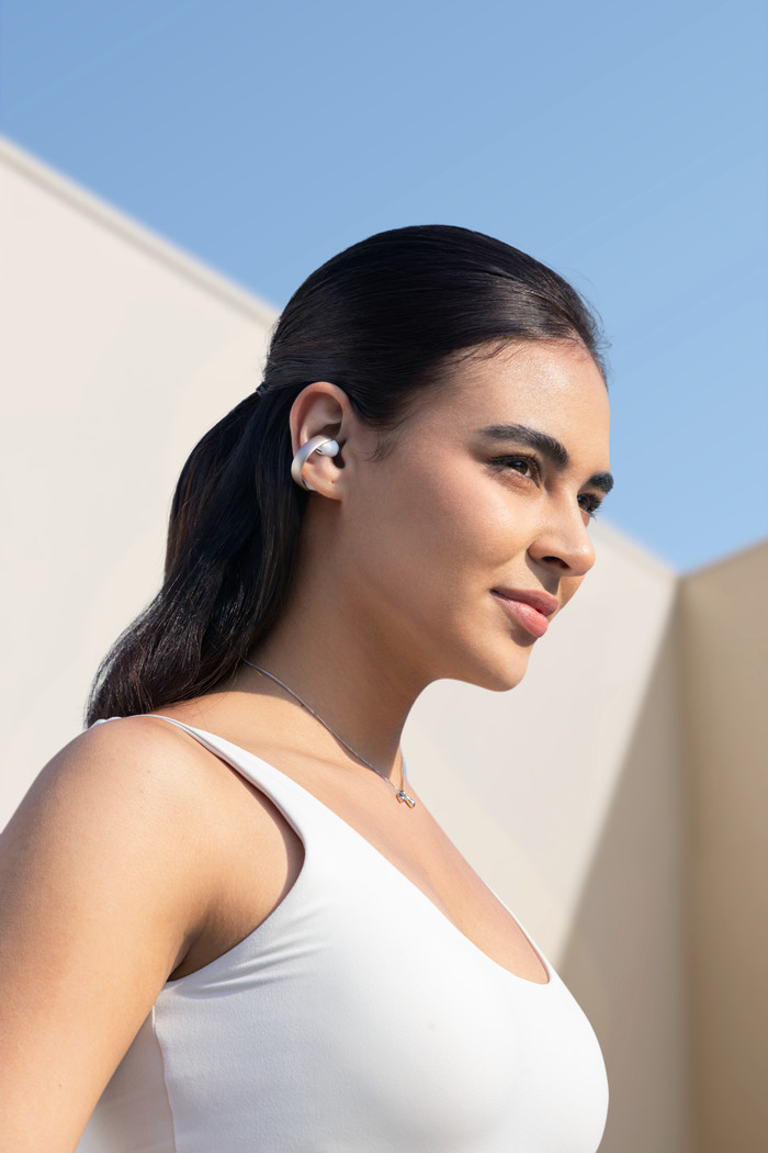 soundcore AeroClip White product in use