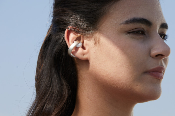 soundcore AeroClip White product in use