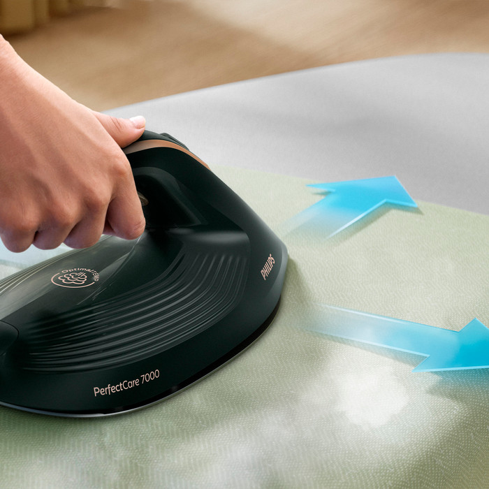 Philips PerfectCare 7000 Series PSG7300/20 product in use