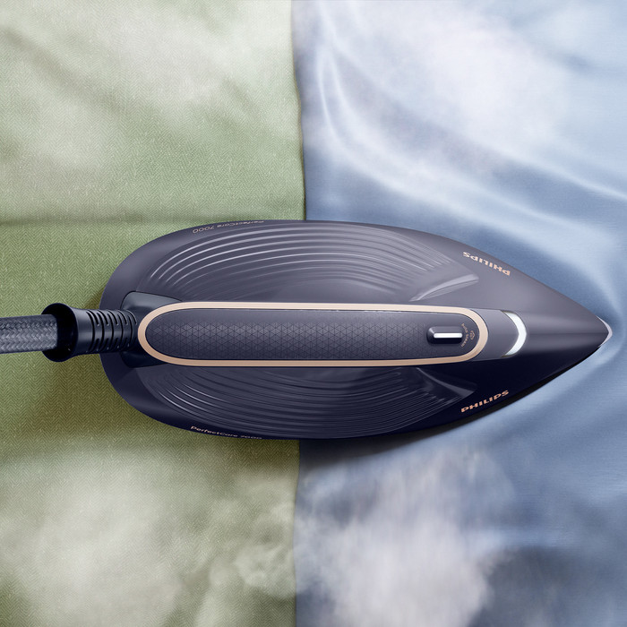 Philips PerfectCare 7000 Series PSG7300/20 product in use