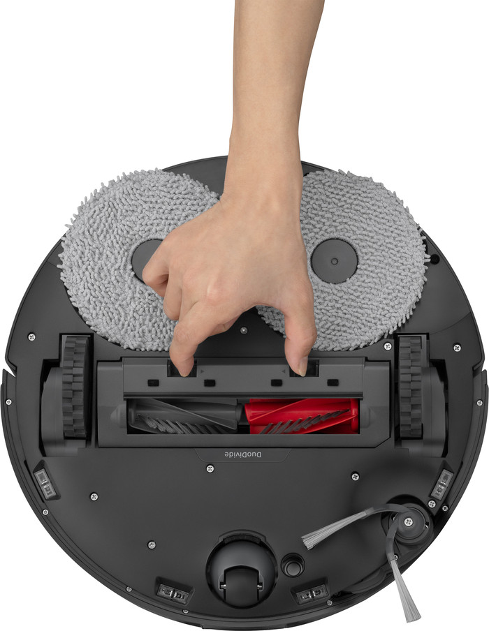 Roborock Qrevo Edge 5V1 Black product in use