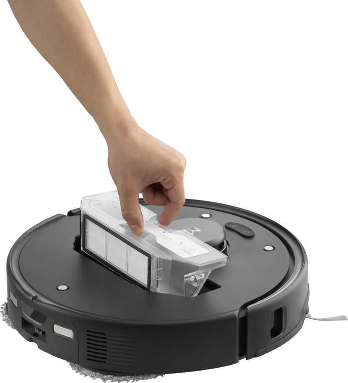 Roborock Qrevo Edge 5V1 Black product in use