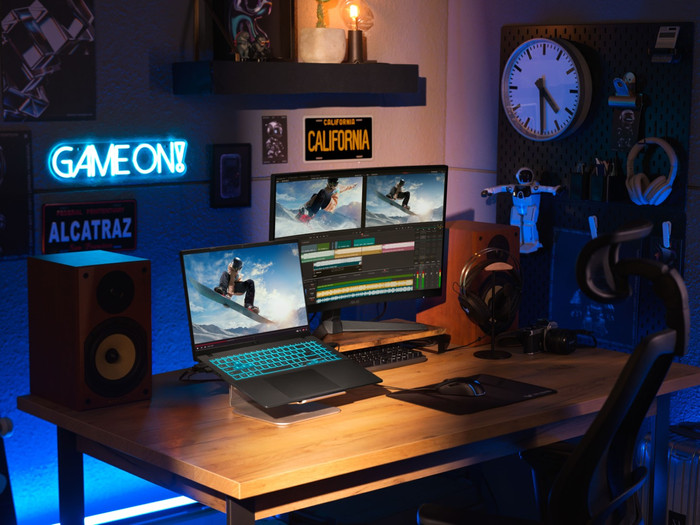 ASUS V16 FX3607VM-RP078WS AZERTY product in use