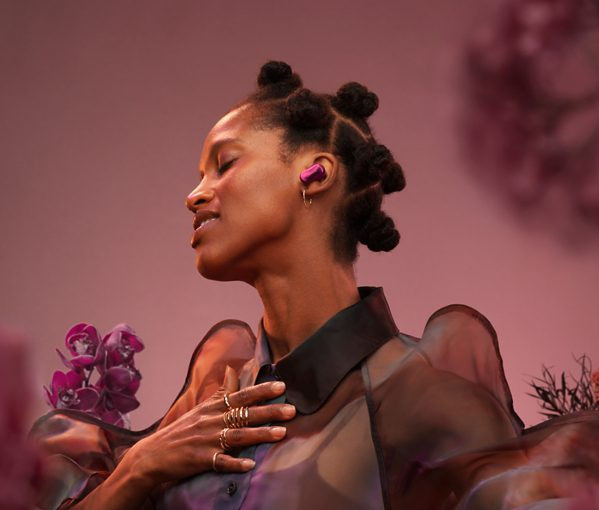 Bose QuietComfort Ultra Earbuds (2e Gén) Rouge produit à l'usage