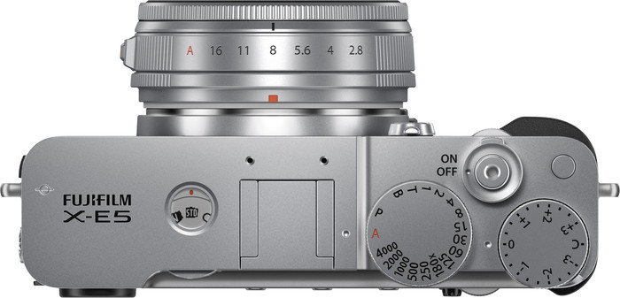 Fujifilm X-E5 Zilver + 23mm f/2.8 bovenkant