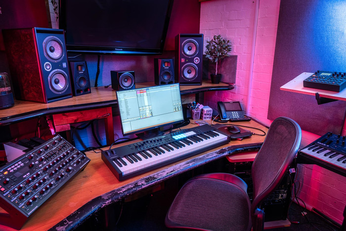 Novation Launchkey 61 Zwart product in gebruik