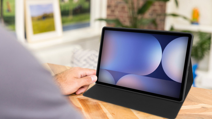 Samsung Galaxy Tab S10 FE Plus 13,1 Pouces 128 Go Wifi Gris + BlueBuilt Book Case Noir produit à l'usage