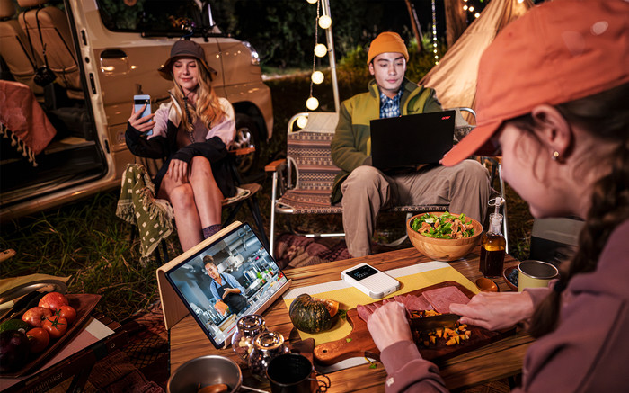 Acer Connect M6E 20GB product in use