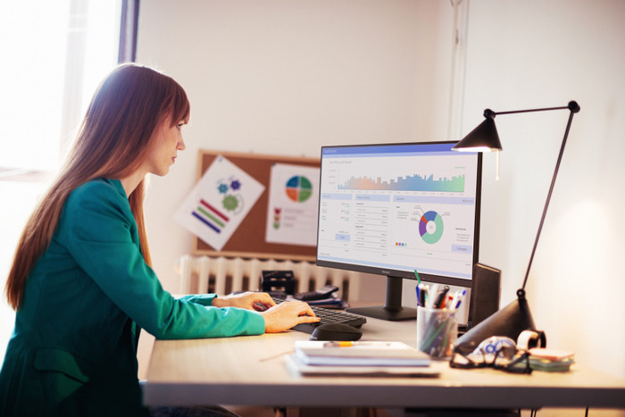 Philips 24E2N1110/00 product in gebruik