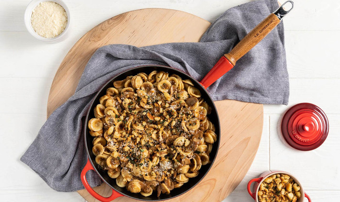 Le Creuset Poêle en Fonte 28 cm Cerise produit à l'usage