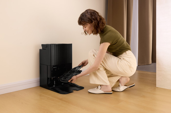 Roborock Qrevo Edge 5V1 Black product in use