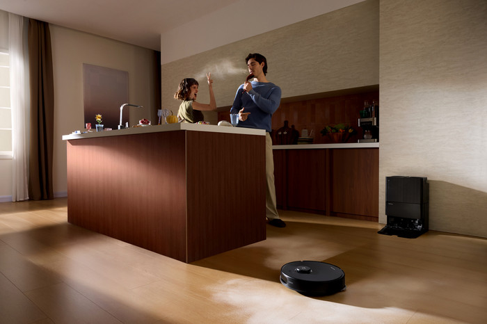 Roborock Qrevo Edge 5V1 Black product in use