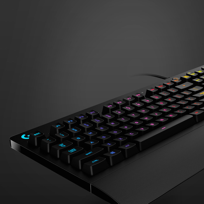 Logitech G213 Prodigy QWERTY product in use