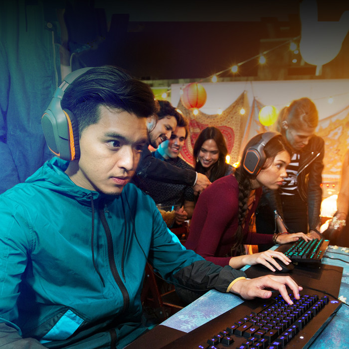 Logitech G213 Prodigy QWERTY product in use