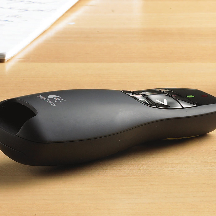 Logitech R400 Wireless Presenter product in use