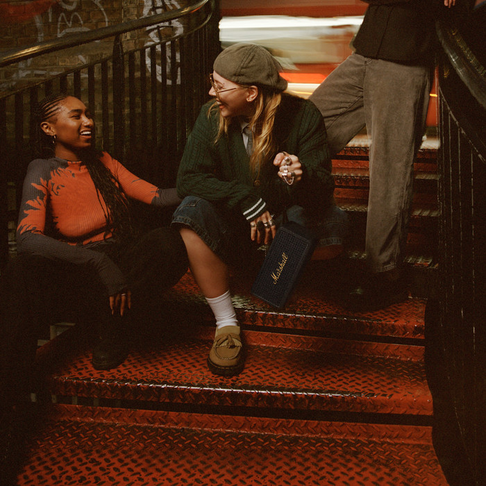 Marshall Middleton II Black product in use