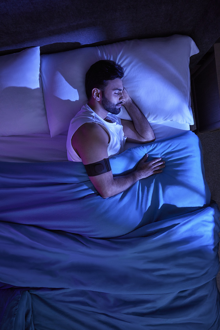 Garmin Index Sleep Monitor S/M product in use