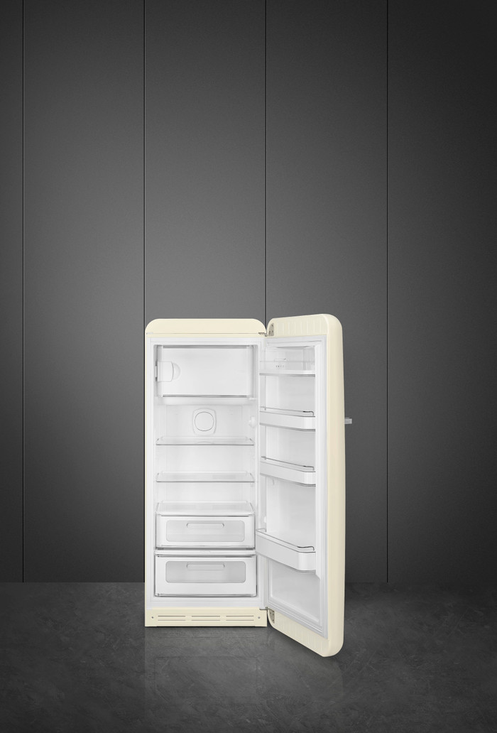 SMEG FAB28RCR6 binnenkant