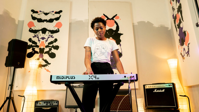 Midiplus X4 III Tracktion Edition Wit product in gebruik